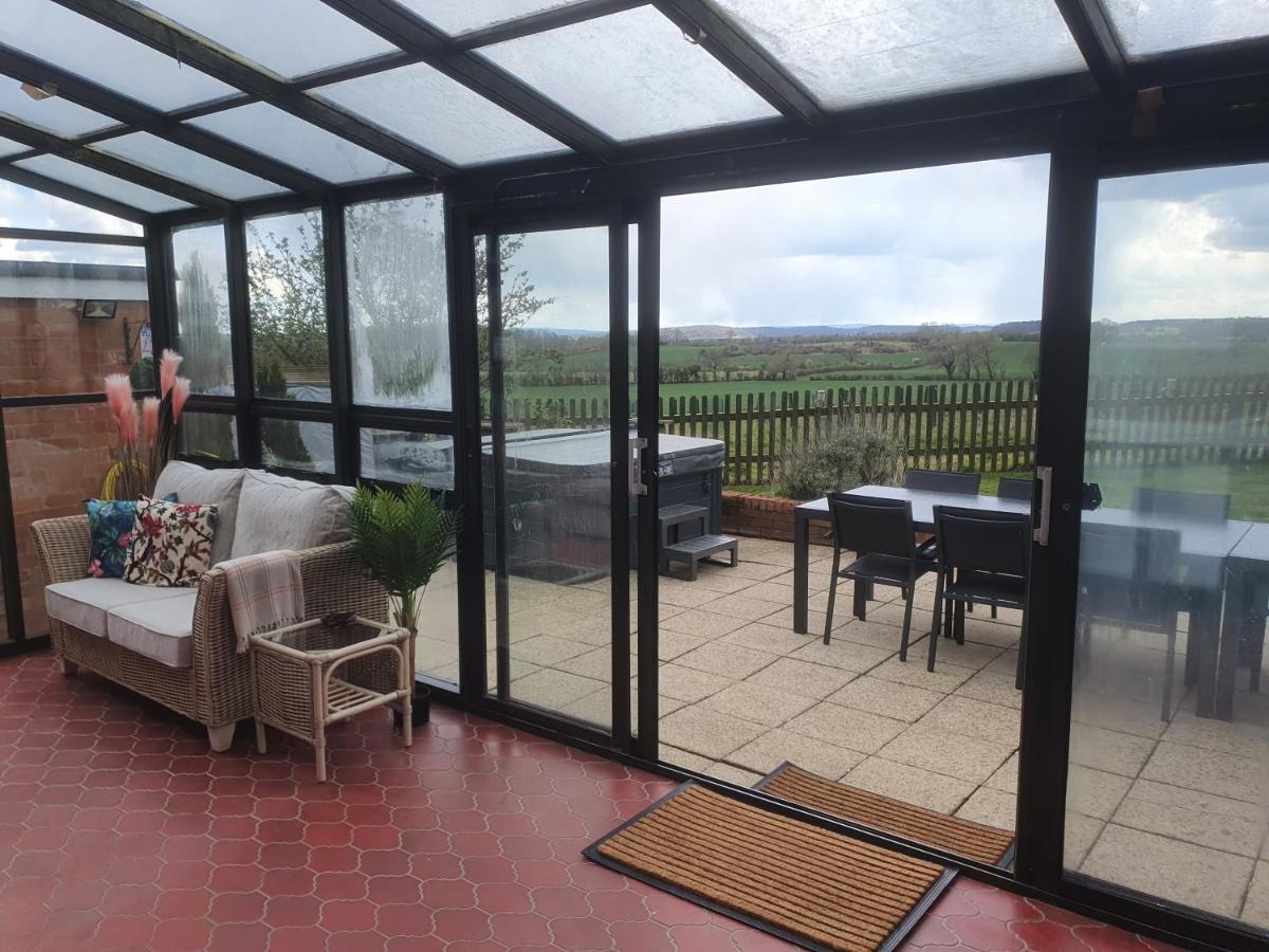 South View Country House Sleeps 12 - Hot Tub - Views Henley-in-Arden Kültér fotó